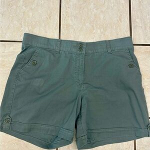 Gloria Vanderbilt Green Cargo Shorts with Relaxed Fit